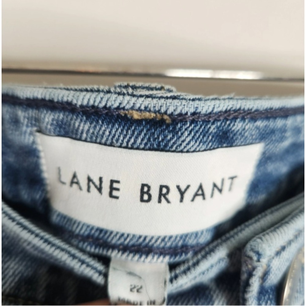Lane Bryant Womens Distressed Mid-Rise Boyfriend Capri Jeans 22 Flex Magic Waist - Picture 5 of 7